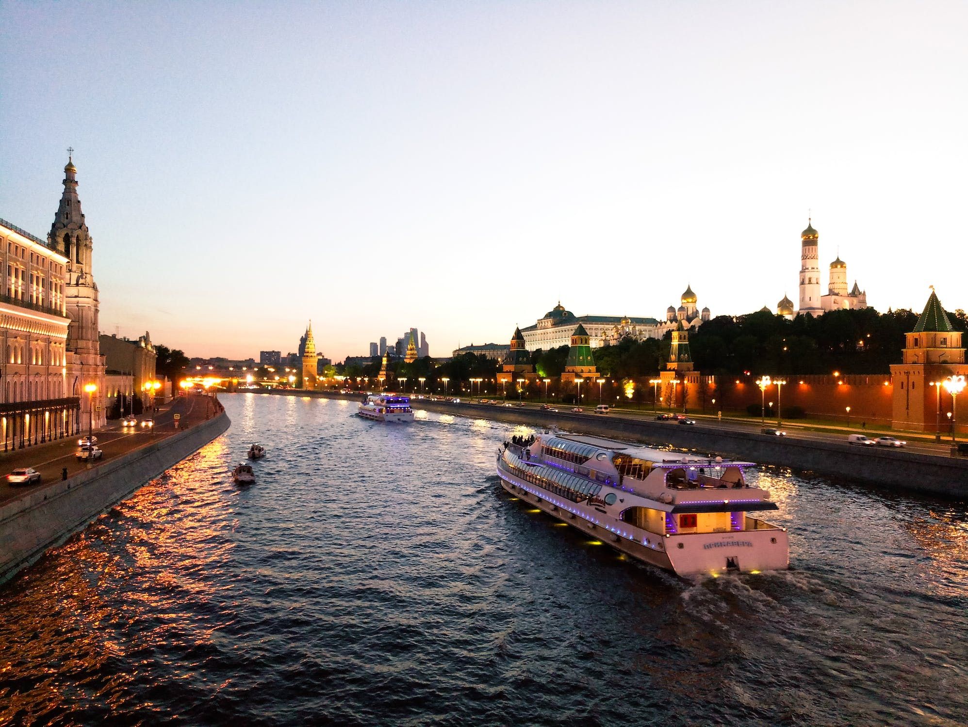 How To Make The Most Of Your Canal Cruise Tour In The Uk