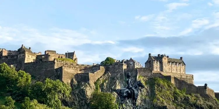 Secrets Of The Royal Mile & Edinburgh Castle