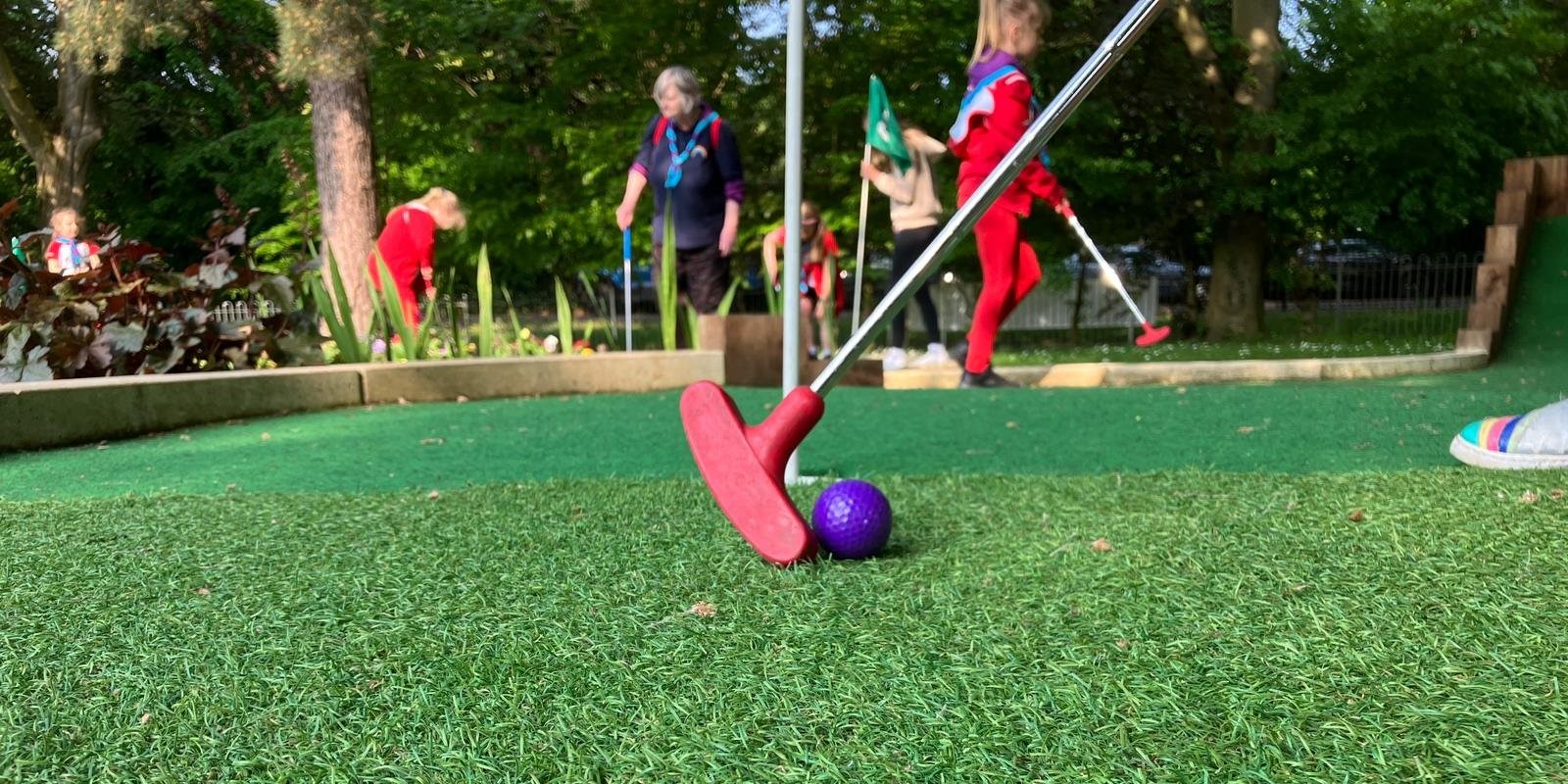 River Thames Mini Golf