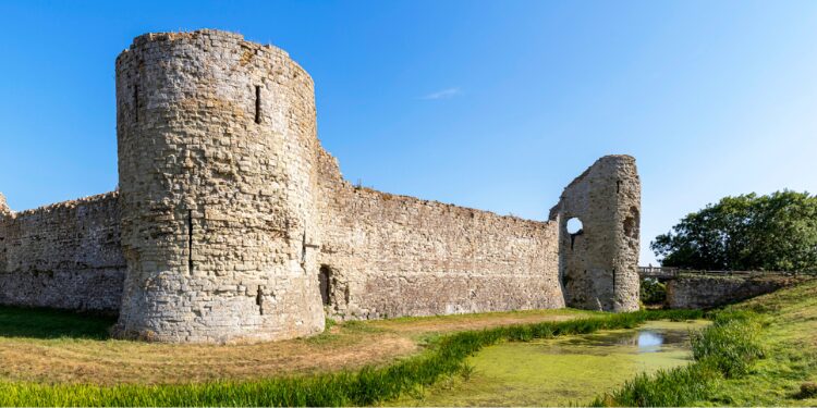 Days Out In East Sussex, South East England Pevensey Castle