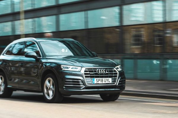 A Visitor’s Guide To Car Hire And Driving In The Uk