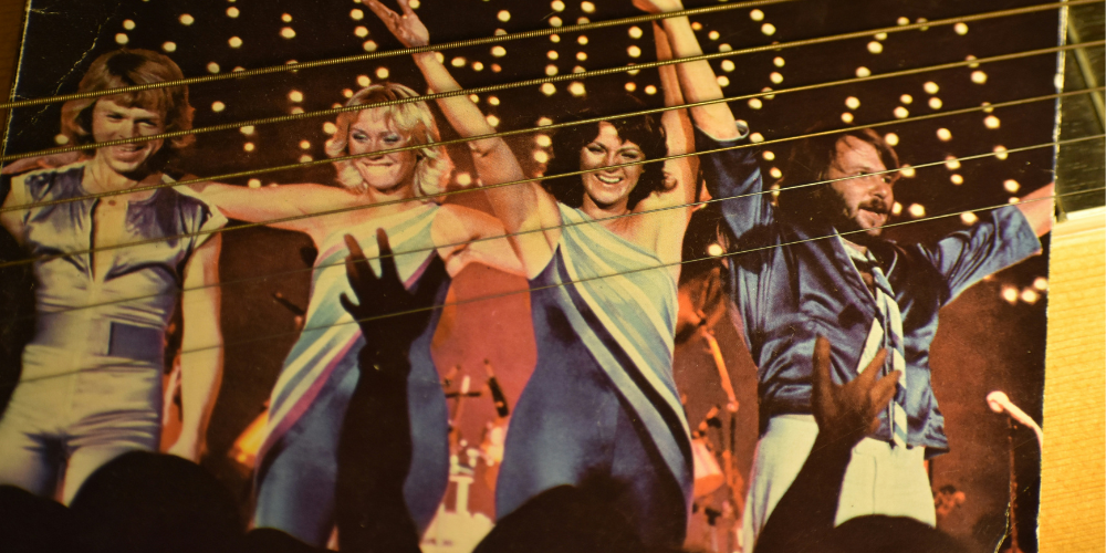 What To Wear To Abba Voyage (stylish, Comfortable & A Little Bit Disco)