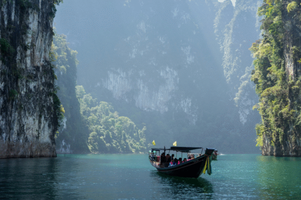 The Ultimate 2025 Guide To Thailand’s Culture, Beaches, And Property Markets