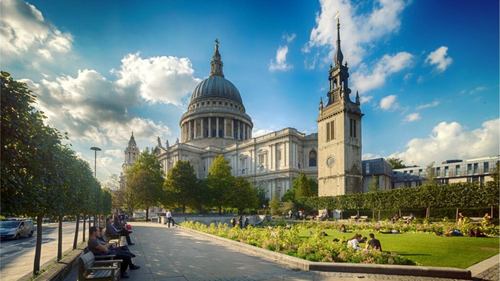 Img 1773135105 1773135134 Exteriorofstpaulscathedralfromthese